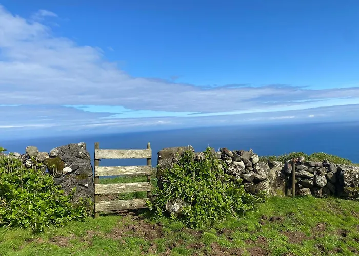 Casa Do Octavia Vakantiehuis Corvo